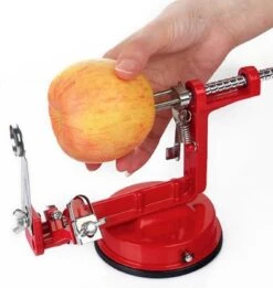 3-In-1 Appelmachine Rood - Appelboor, Appelschiller En Appelsnijder - Fruitsnijder - Groentesnijder - Klokhuis Verwijderaar - Fruitmachine - Keukenapparaat -Huishoudelijk Serviesgoed 1134x1200