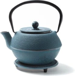 Tealøv THEE SET 1,1 LITER GIETIJZER | COMPLETE SET IN GESCHENKDOOS | Gietijzeren Theepot Met Roestvrijstalen Zeef, Gietijzeren Theekopjes En Onderzetter | In Authentiek Japanse Stijl | Arare Blauw -Huishoudelijk Serviesgoed 1187x1200 5