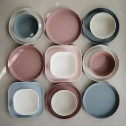 Mushie - Kinderservies Borden Vierkant (Set Van 2) - Borden - Sage 24 Mushie - Kinderservies Borden Vierkant (Set Van 2) - Borden - Sage -Huishoudelijk Serviesgoed 1198x1200 27