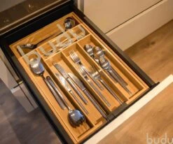 Budu Uitschuifbare Bamboe Bestekbak #45 (45 Cm Diep) - Bestekcassette Hout - Besteklade - 45 X 30,6 - 50 Cm - 6/8 Vakken 15 Budu Uitschuifbare Bamboe Bestekbak #45 (45 Cm Diep) - Bestekcassette Hout - Besteklade - 45 X 30,6 - 50 Cm - 6/8 Vakken -Huishoudelijk Serviesgoed 1200x1000 4