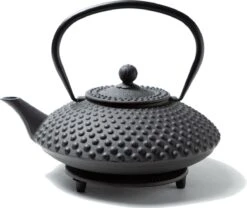 Tealøv THEE SET 1,25 LITER GIETIJZER | COMPLETE SET IN GESCHENKDOOS | Gietijzeren Theepot Met Roestvrijstalen Zeef, Gietijzeren Theekopjes En Onderzetter | In Authentiek Japanse Stijl | Kambin Zwart -Huishoudelijk Serviesgoed 1200x1009 3
