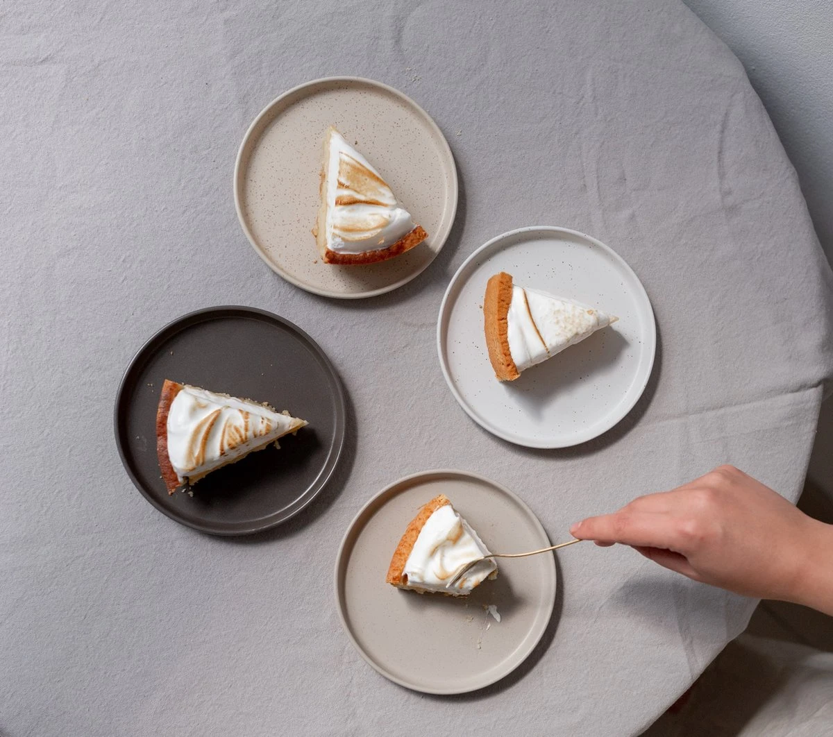 Gebaksbordjes - Taart Bordjes - 4 Stuks - Vaatwasser Bestendig - Keramiek - Wit - Beige - Bruin - Naturel 2 Gebaksbordjes - Taart Bordjes - 4 Stuks - Vaatwasser Bestendig - Keramiek - Wit - Beige - Bruin - Naturel - Afbeelding 2