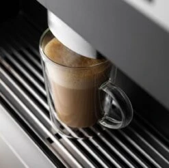 Florina Dubbelwandige Koffieglazen Of Theeglazen Met Oor 340 ML - Set Van 2 - Gehard Glas -Huishoudelijk Serviesgoed 1200x1193 3