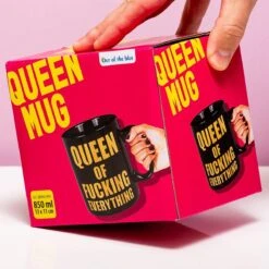 Out Of The Blue Queen Of Fucking Everything XL Mok -Huishoudelijk Serviesgoed 1200x1200 1111