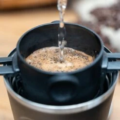 JOR Products® Thermobeker - Koffiezetapparaat - Koffiebonen - Thee - Koffiemachine - Thermoskan - Espressomachine - Reizen - Camping - Koffiefilterhouder 18 JOR Products® Thermobeker - Koffiezetapparaat - Koffiebonen - Thee - Koffiemachine - Thermoskan - Espressomachine - Reizen - Camping - Koffiefilterhouder -Huishoudelijk Serviesgoed 1200x1200 1488