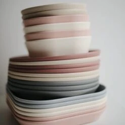 Mushie - Kinderservies Borden Vierkant (Set Van 2) - Borden - Sage 22 Mushie - Kinderservies Borden Vierkant (Set Van 2) - Borden - Sage -Huishoudelijk Serviesgoed 1200x1200 1578