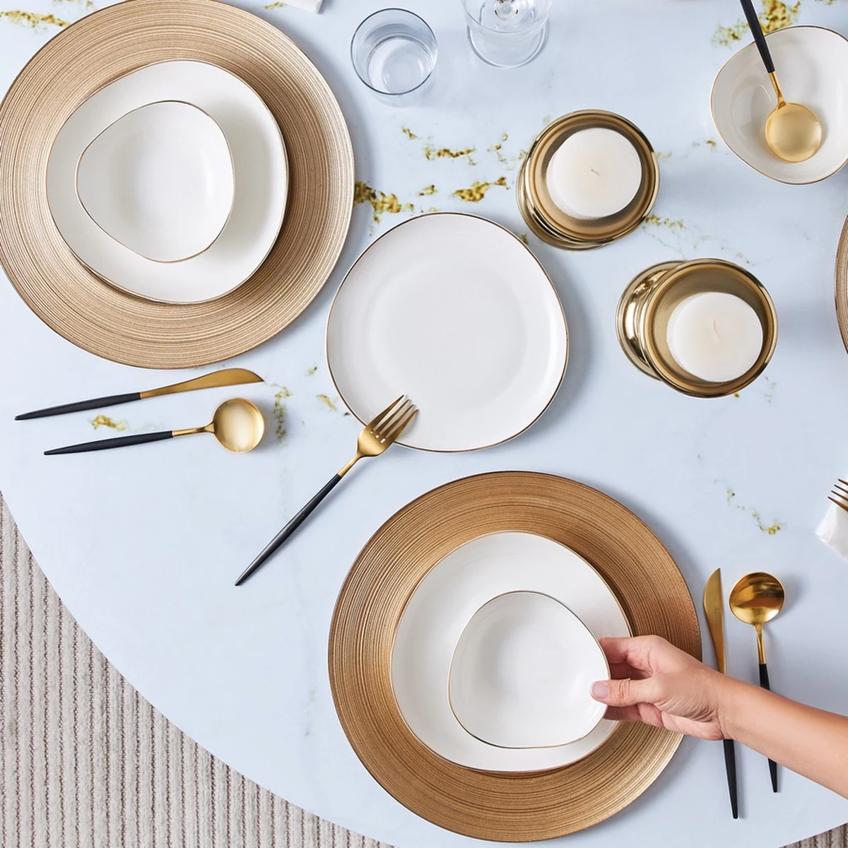 Karaca Middle Streamline Gold 12-delige Serviesset 1 Karaca Middle Streamline Gold 12-delige Serviesset