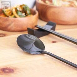 House Of Husk 1 Persoons Chopstick Set - 1 Paar Metalen Koreaanse Eetstokjes - Inclusief Eetlepel En Houder - RVS - Metaal - Eetstokjes - Koreaans - Vaatwasserbestendig - Sushi Chopsticks - Noodles - Zwart 10 House Of Husk 1 Persoons Chopstick Set - 1 Paar Metalen Koreaanse Eetstokjes - Inclusief Eetlepel En Houder - RVS - Metaal - Eetstokjes - Koreaans - Vaatwasserbestendig - Sushi Chopsticks - Noodles - Zwart -Huishoudelijk Serviesgoed 1200x1200 366