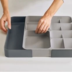 Joseph Joseph Bestek Organizer Uitschuifbaar - Grijs - Sorteervakken & Uitschuifbaar 19 Joseph Joseph Bestek Organizer Uitschuifbaar - Grijs - Sorteervakken & Uitschuifbaar -Huishoudelijk Serviesgoed 1200x1200 449