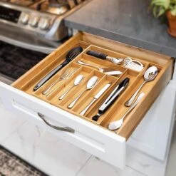 ACAZA Uitschuifbare Bestekbak In Bamboe Hout, Besteklade Met 7 Tot 9 Vakken, Ladeverdeler, Opbergbak, Bestekcassette, Verstelbaar -Huishoudelijk Serviesgoed 1200x1200 489