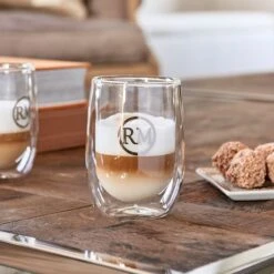 Riviera Maison Dubbelwandig Theeglas, Koffieglas Met RM Logo - Love RM Double Wall Glass - Transparant - Glas - Maat M - 250 Ml 7 Riviera Maison Dubbelwandig Theeglas, Koffieglas Met RM Logo - Love RM Double Wall Glass - Transparant - Glas - Maat M - 250 Ml -Huishoudelijk Serviesgoed 1200x1200 603