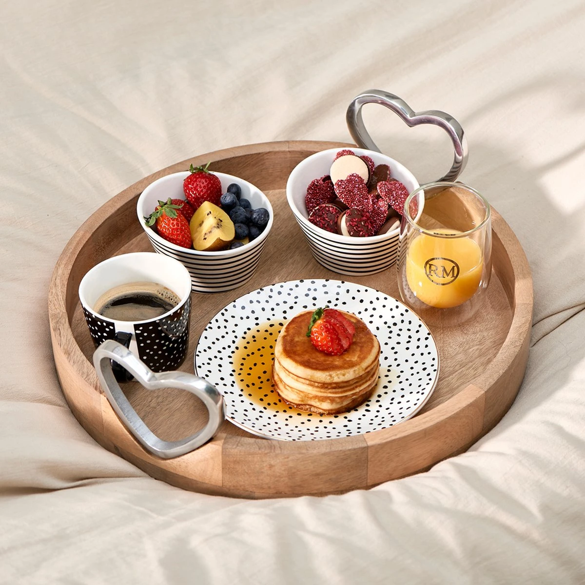 Riviera Maison Dubbelwandig Theeglas, Koffieglas Met RM Logo - Love RM Double Wall Glass - Transparant - Glas - Maat M - 250 Ml 4 Riviera Maison Dubbelwandig Theeglas, Koffieglas Met RM Logo - Love RM Double Wall Glass - Transparant - Glas - Maat M - 250 Ml - Afbeelding 4