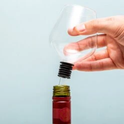 MikaMax Wijnfles Glas XXL - Groot Wijnglas - Past Standaard Kurk Op - 750ml -Huishoudelijk Serviesgoed 1200x1200 640