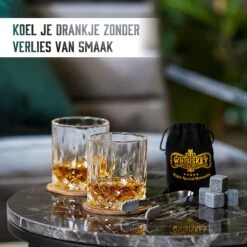 Whisiskey Luxe Whiskey Set - Incl. 2 Whiskey Glazen, 8 Whiskey Stones, 2 Onderzetters, Fluwelen Opbergzak, Opbergbox - Whisky Geschenkdoos - Glas - Herbruikbare IJsblokjes - Cadeau Voor Man & Vrouw -Huishoudelijk Serviesgoed 1200x1200 764