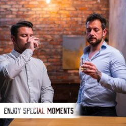 Whisiskey Luxe Whiskey Set - Incl. 2 Whiskey Glazen, 8 Whiskey Stones, 2 Onderzetters, Fluwelen Opbergzak, Opbergbox - Whisky Geschenkdoos - Glas - Herbruikbare IJsblokjes - Cadeau Voor Man & Vrouw -Huishoudelijk Serviesgoed 1200x1200 766