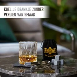 Whisiskey Luxe Whiskey Set - Incl. Whiskey Glas, 4 Whiskey Stones, Onderzetter, Ijstang, Fluwelen Opbergzak, Opbergbox - Whisky Geschenkdoos - Accessoires - Herbruikbare IJsblokjes - Cadeau Voor Man & Vrouw -Huishoudelijk Serviesgoed 1200x1200 827