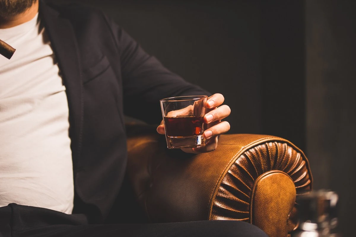 VDN Donella Whiskey Glazen Set Handgeblazen - 4 Whiskeyglazen – Tumbler - Loodvrij Kristal Glas 5 VDN Donella Whiskey Glazen Set Handgeblazen - 4 Whiskeyglazen – Tumbler - Loodvrij Kristal Glas - Afbeelding 5