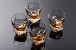 VDN Edam Whiskey Glazen Set Handgeblazen - 4 Whiskeyglazen – Tumbler - Loodvrij Kristal Glas 12 VDN Edam Whiskey Glazen Set Handgeblazen - 4 Whiskeyglazen – Tumbler - Loodvrij Kristal Glas -Huishoudelijk Serviesgoed 1200x799 83