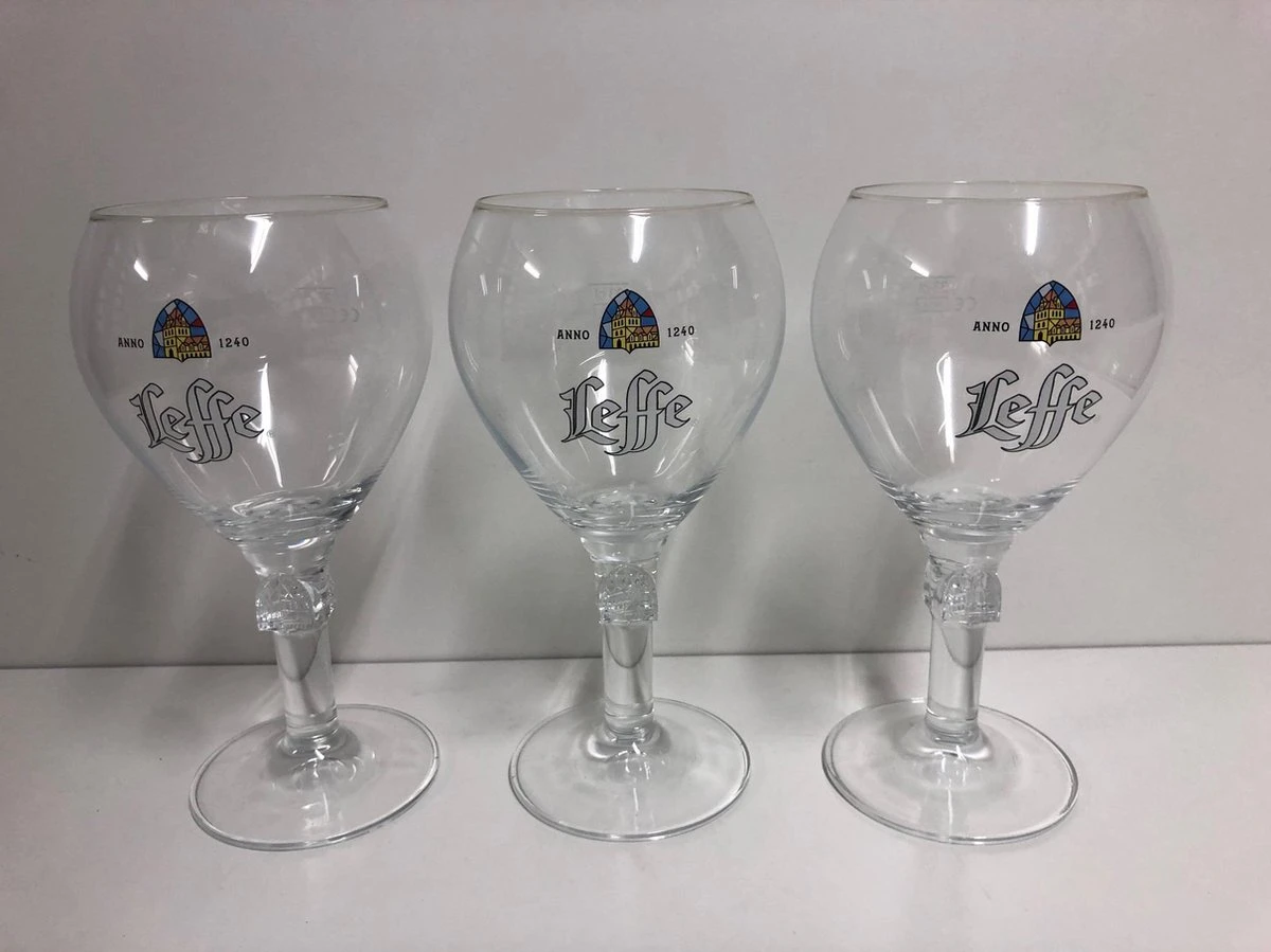 Leffe Bierglas - 33cl (Set Van 3) - Origineel Glas Van De Brouwerij - Glas Op Voet - Nieuw 3 Leffe Bierglas - 33cl (Set Van 3) - Origineel Glas Van De Brouwerij - Glas Op Voet - Nieuw - Afbeelding 3