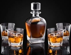 VDN Donella Whiskey Glazen Set Handgeblazen - 4 Whiskeyglazen – Tumbler - Loodvrij Kristal Glas 14 VDN Donella Whiskey Glazen Set Handgeblazen - 4 Whiskeyglazen – Tumbler - Loodvrij Kristal Glas -Huishoudelijk Serviesgoed 1200x941 1
