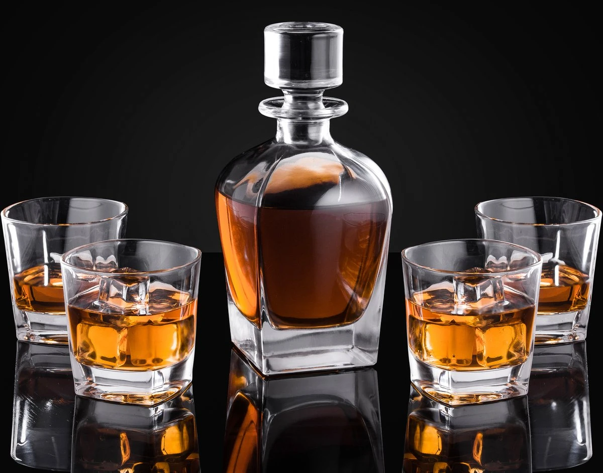 VDN Donella Whiskey Glazen Set Handgeblazen - 4 Whiskeyglazen – Tumbler - Loodvrij Kristal Glas 6 VDN Donella Whiskey Glazen Set Handgeblazen - 4 Whiskeyglazen – Tumbler - Loodvrij Kristal Glas - Afbeelding 6