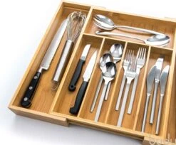 Budu Uitschuifbare Bamboe Bestekbak #38 (38 Cm Diep) - Bestekcassette Hout - Besteklade - 38 X 29,5 - 47,8 Cm - 5/7 Vakken 12 Budu Uitschuifbare Bamboe Bestekbak #38 (38 Cm Diep) - Bestekcassette Hout - Besteklade - 38 X 29,5 - 47,8 Cm - 5/7 Vakken -Huishoudelijk Serviesgoed 1200x990