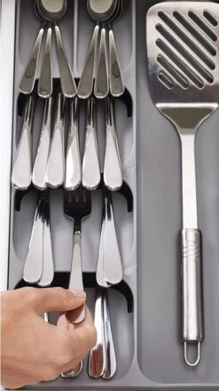 Joseph Joseph Bestekbak 8-vakken - Grijs - Sorteervakken -Huishoudelijk Serviesgoed 674x1200