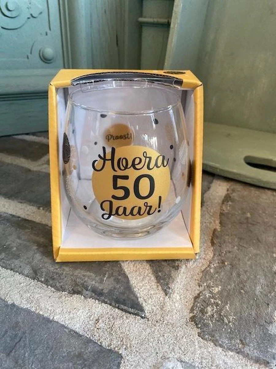 Merkloos Wijn - Water Glas / Hoera 50 Jaar / Abraham / Sarah / Wijnglas / Waterglas / Leuke Tekst / Moederdag / Vaderdag / Verjaardag / Cadeau 1 Merkloos Wijn - Water Glas / Hoera 50 Jaar / Abraham / Sarah / Wijnglas / Waterglas / Leuke Tekst / Moederdag / Vaderdag / Verjaardag / Cadeau