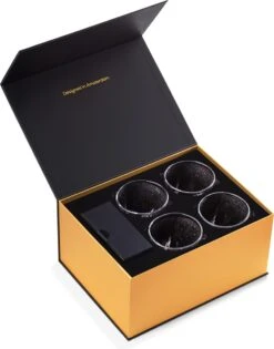 BarDeluxe® Whiskey Glazen - Whiskey Set - 4 Stuks - Whiskeyglazen - Whiskey Cadeauset - Handgemaakt - 100% Kristal - Whiskey Gift Set - Inclusief Unieke IJsblokjesvorm & Luxe Bewaardoos -Huishoudelijk Serviesgoed 942x1200